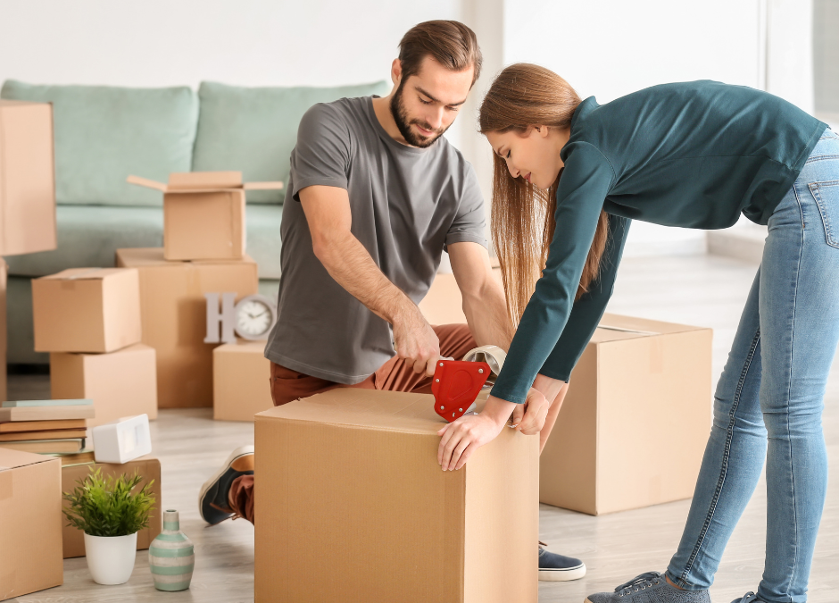 How to Wrap and Pack Items Safely Before a Move?